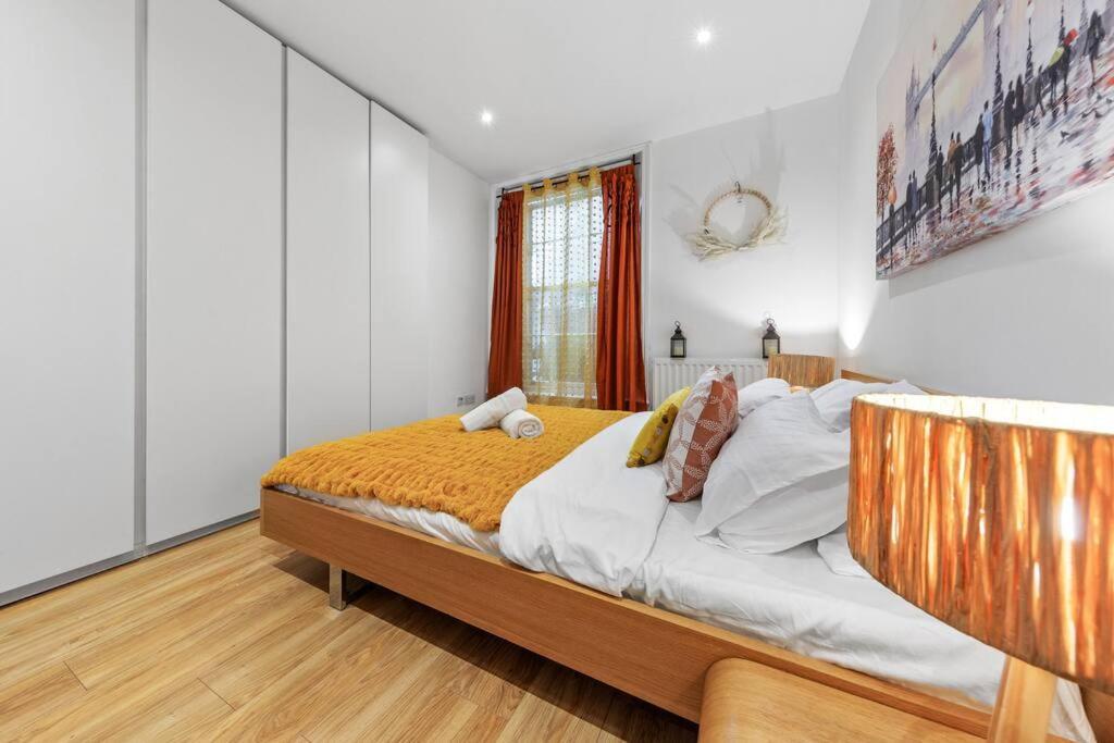 3 Bedroom Flat In Haymarket London Sleeps 14 Hy1 ภายนอก รูปภาพ