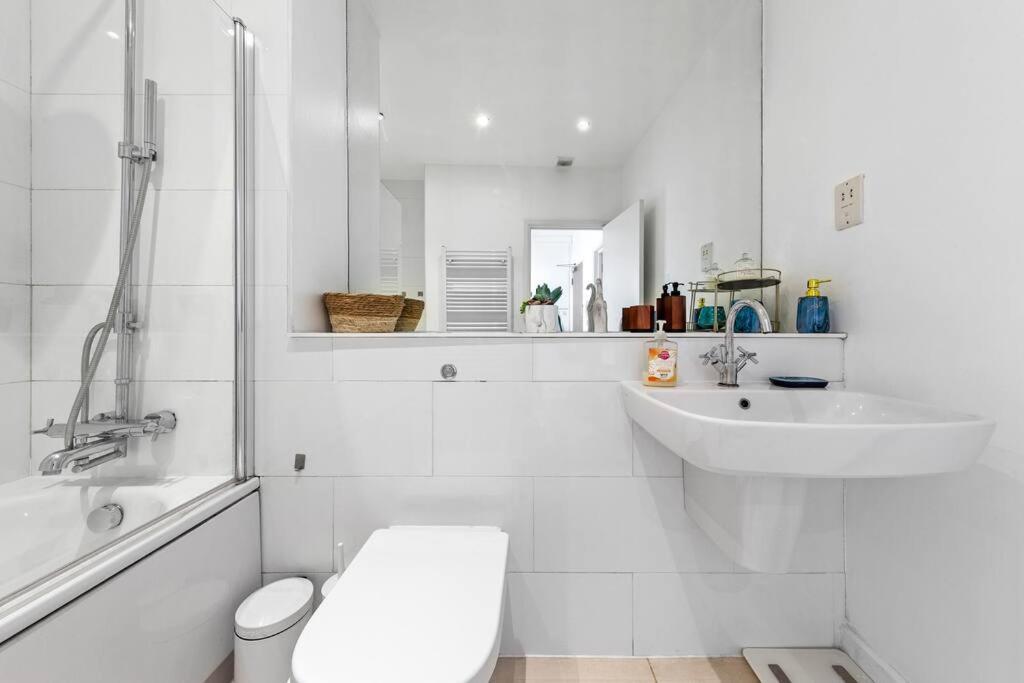 3 Bedroom Flat In Haymarket London Sleeps 14 Hy1 ภายนอก รูปภาพ