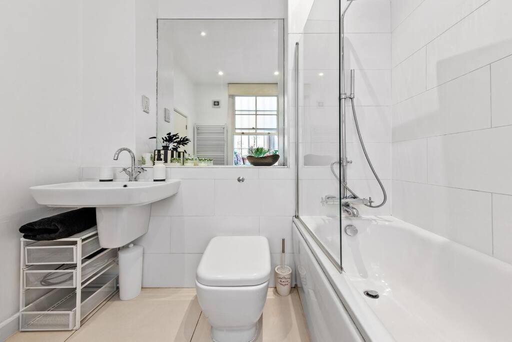 3 Bedroom Flat In Haymarket London Sleeps 14 Hy1 ภายนอก รูปภาพ