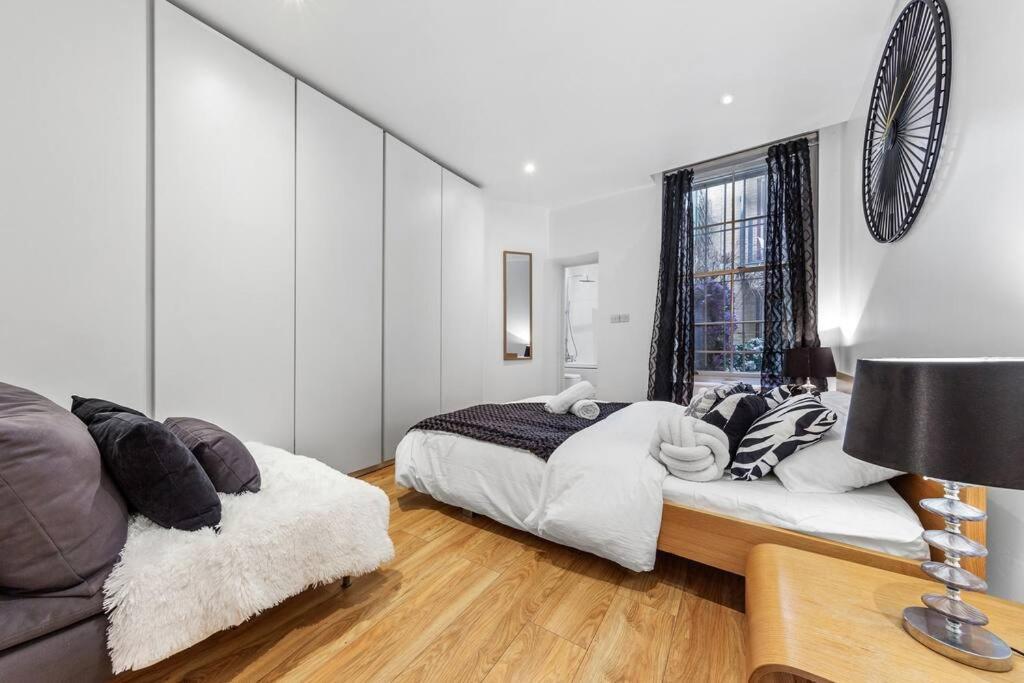 3 Bedroom Flat In Haymarket London Sleeps 14 Hy1 ภายนอก รูปภาพ