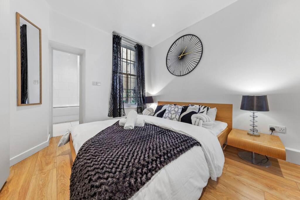 3 Bedroom Flat In Haymarket London Sleeps 14 Hy1 ภายนอก รูปภาพ