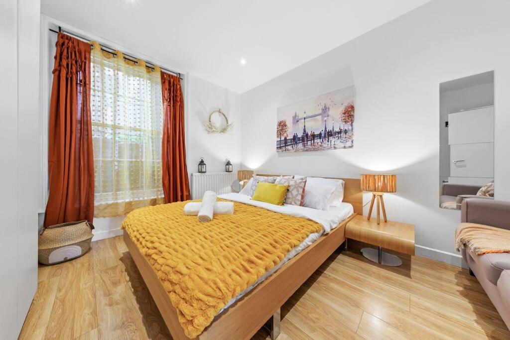 3 Bedroom Flat In Haymarket London Sleeps 14 Hy1 ภายนอก รูปภาพ